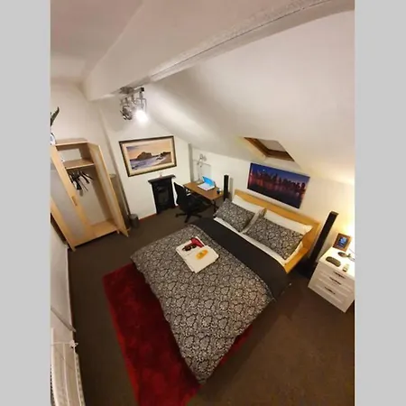 Σπίτι διακοπών *Well Equipped Lovely & Cosy 3 Bed, Work/Leisure* + Free Parking Λιντς