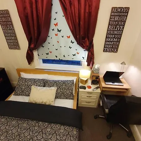 *Well Equipped Lovely & Cosy 3 Bed, Work/Leisure* + Free Parking Holiday home Leeds (West Yorkshire)